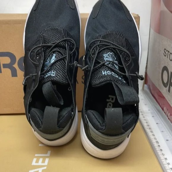 BNIB Woman’s REEBOK CLASSIC FURYLITE SR Black /White 6.5 - Picture 6 of 8